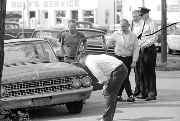 1964 - Car inspection